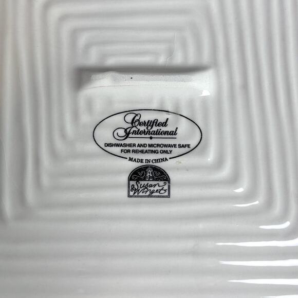 Susan Wignet Rooster Farmhouse Kitchen Serving Ceramic Party Platter 13" - Picture 4 of 4